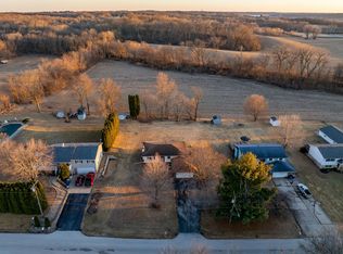 712 Fairfield Rd, Port Byron, IL 61275