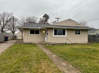 306 Cedarbrook Dr, Piqua, OH