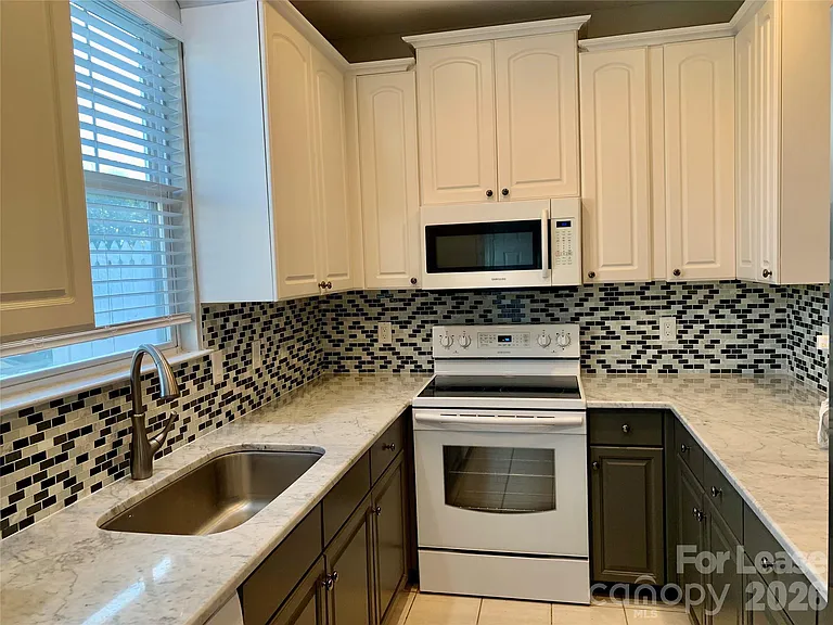 14131 Richmond Park Ave — Photo 8