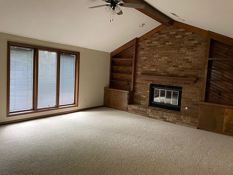 10507 Longwood Dr — Photo 3