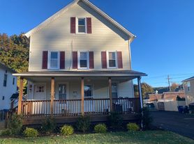 5 Elizabeth St, Bethel, CT