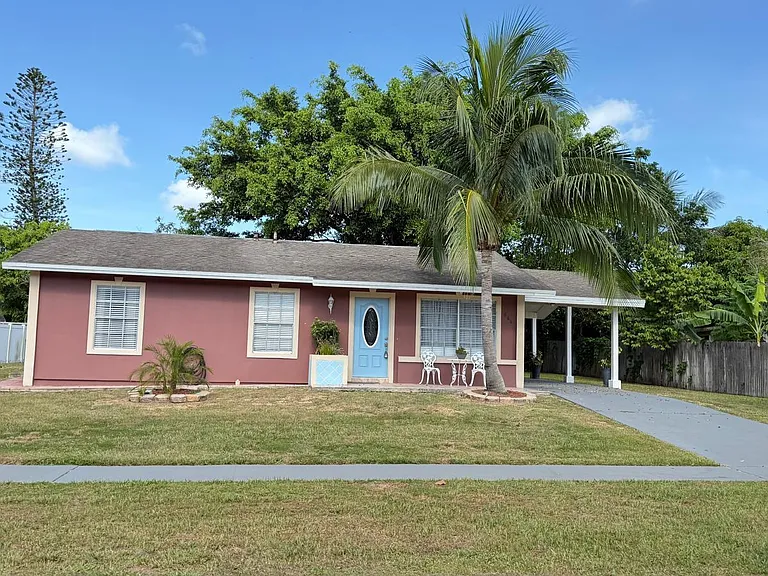 864 SE Festivo Ct — Photo 2