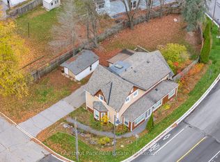 615 Bay St, Gravenhurst, ON P1P 1G8