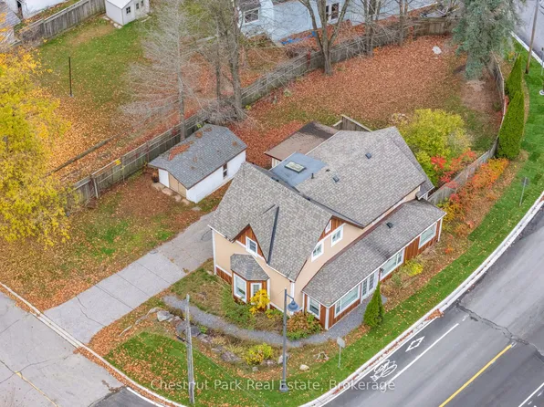 615 Bay St, Gravenhurst, ON P1P 1G8