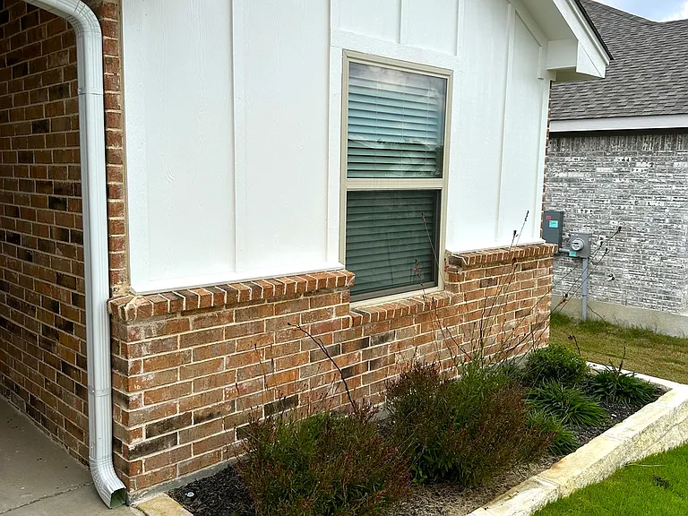 5202 White Rose Dr — Photo 2