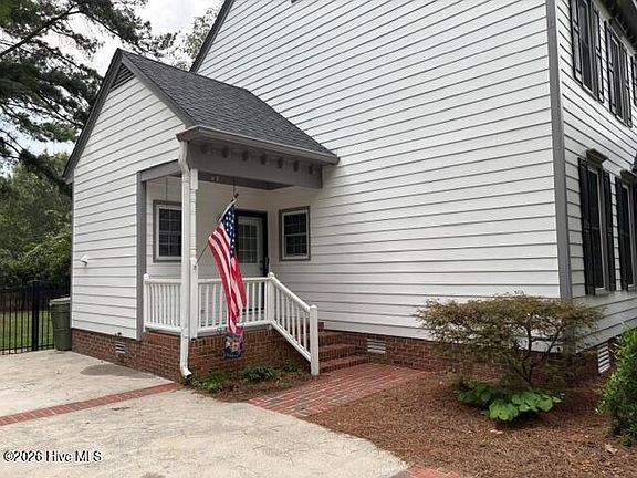 5th image of 2207 Foxcroft Road NW