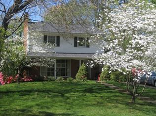 2416 Ryegate Ln, Alexandria, VA 22308