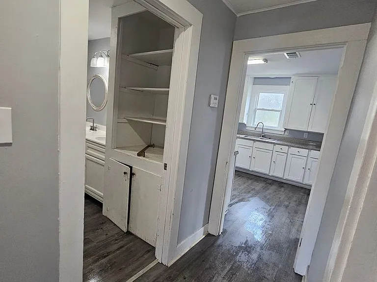 735 Floyd St — Photo 15