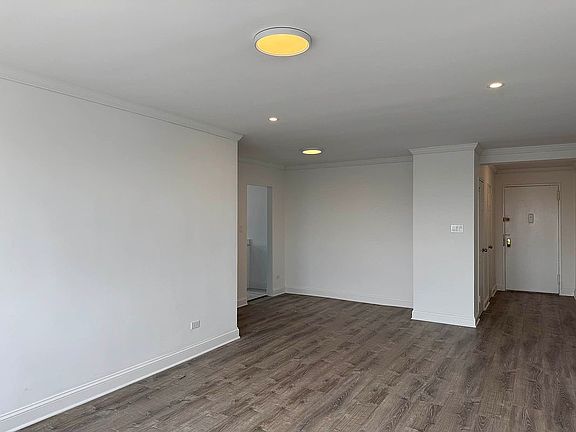 4th image of 222-89 Braddock Ave #5A