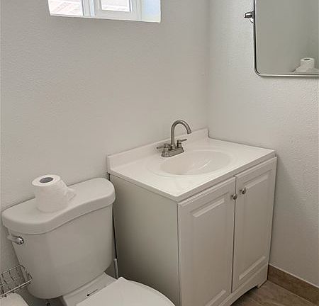 3rd image of 10732 W Apache St