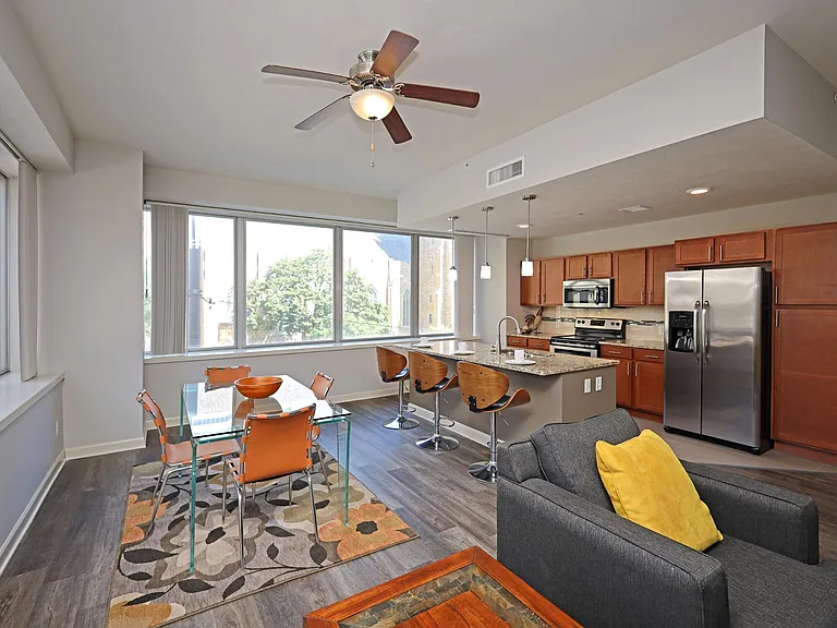 Residences at 1717 — Photo 4
