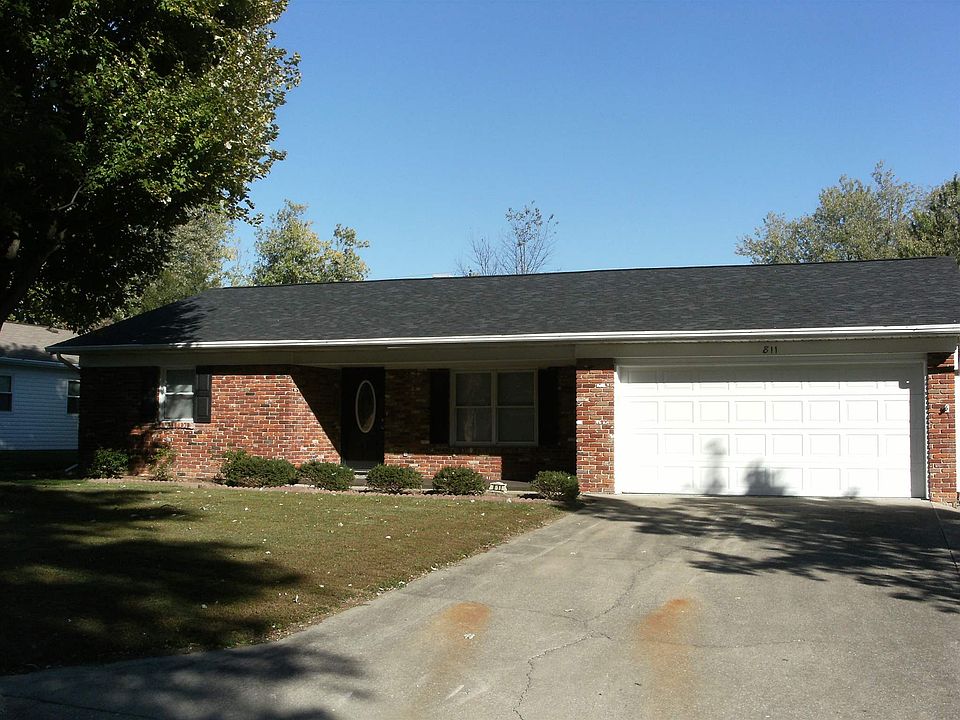 1st image of 811 S Parkway Dr