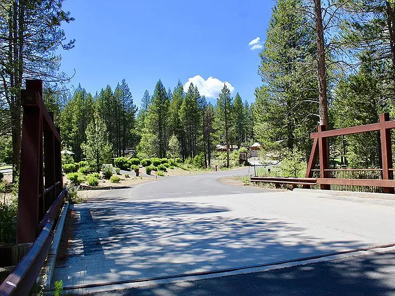 Coburn Crossing — Photo 23