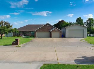 2017 Scott Ln, Miami, OK 74354