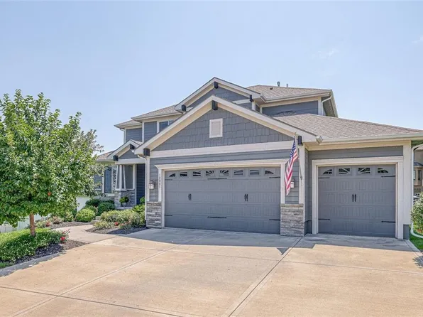 18841 W 99th St, Lenexa, KS 66220