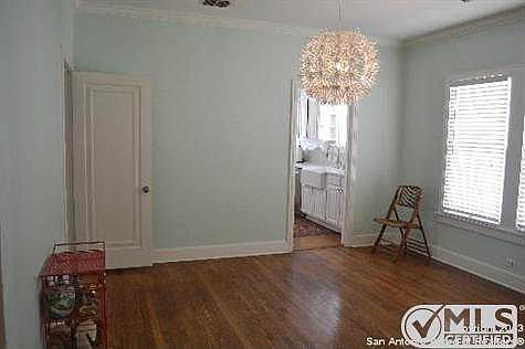 4th image of 366 Blue Bonnet Blvd
