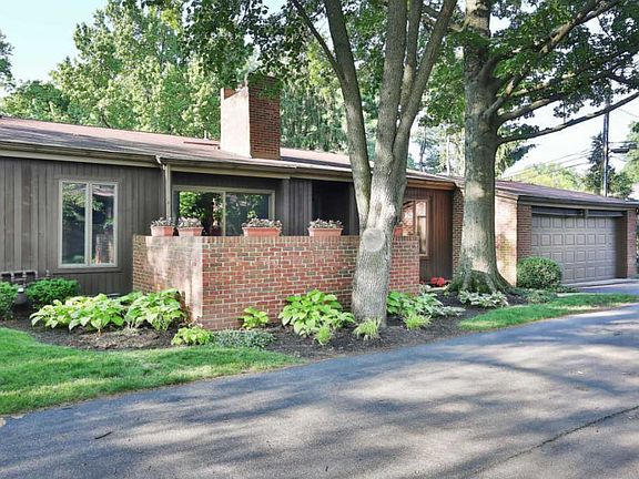 2nd image of 154 Glen Cir