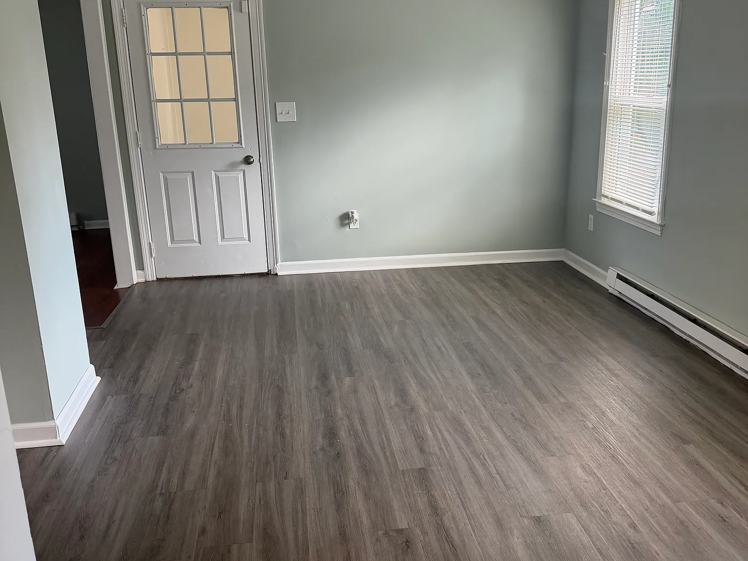 3 bed, 987 sqft, $2,350 — Photo 2