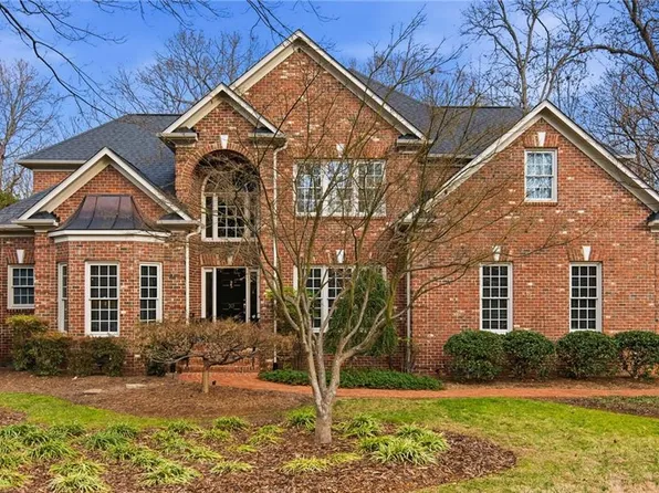 10 Tallowood Ct, Greensboro, NC 27455