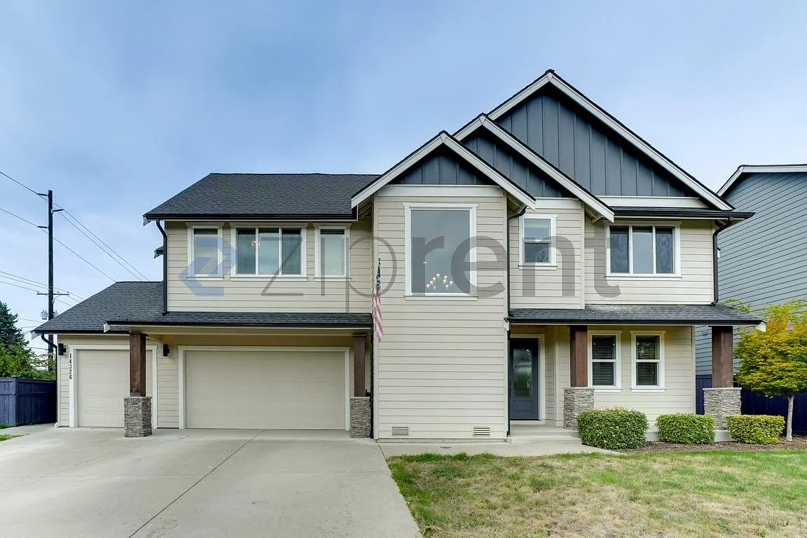 Canyon Village — Photo 1
