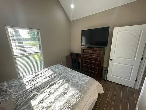 Elkhorn Dr — Photo 6