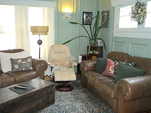 3rd image of 120 Bon Air Dr