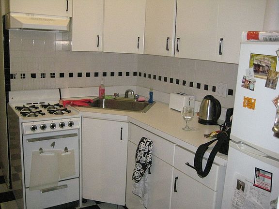 2nd image of 302 W 105th St #2R