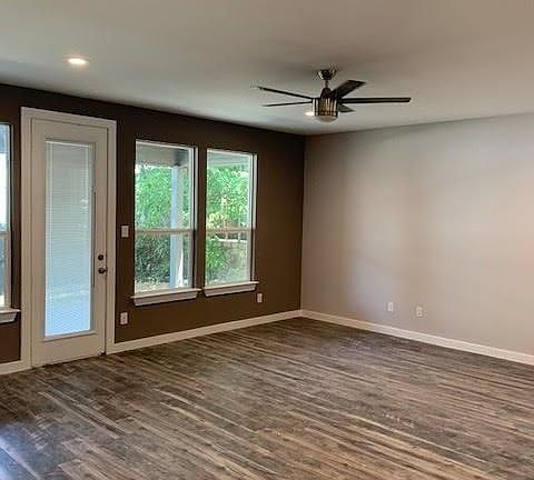 3rd image of 6616 Whitneyglen Dr