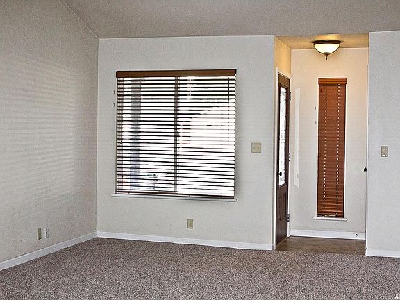 5th image of 116 Hoxsie Ct #A