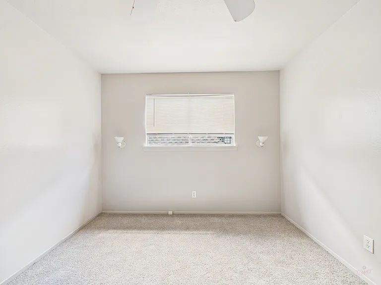 803 W 28th St #202 — Photo 10