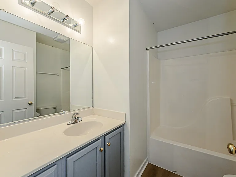 1429 New Haven Ct — Photo 38