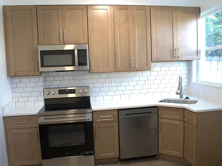 117 S Wickham Rd — Photo 44