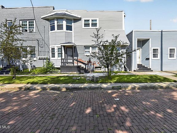 4th image of 1732 Arlington Ave