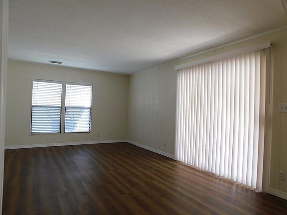 4th image of 38244 Williams Aire St