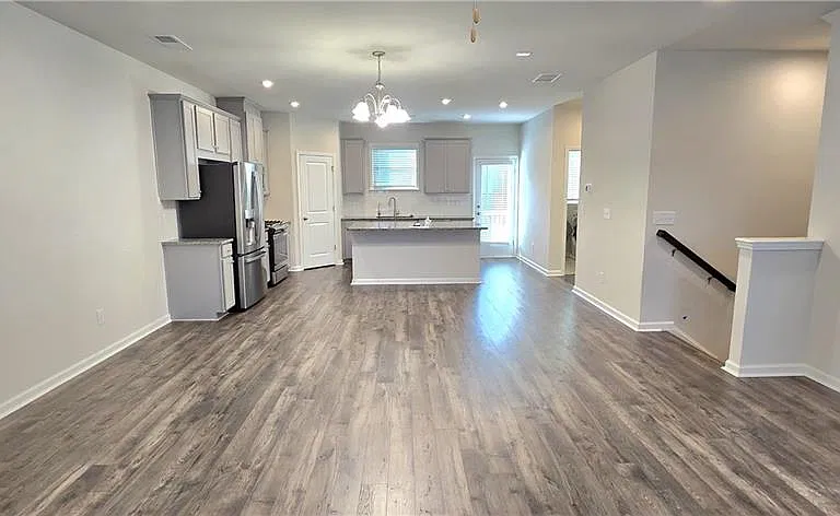 3608 Hidden Valley Cir — Photo 20