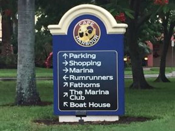 Restaurants & shopping close