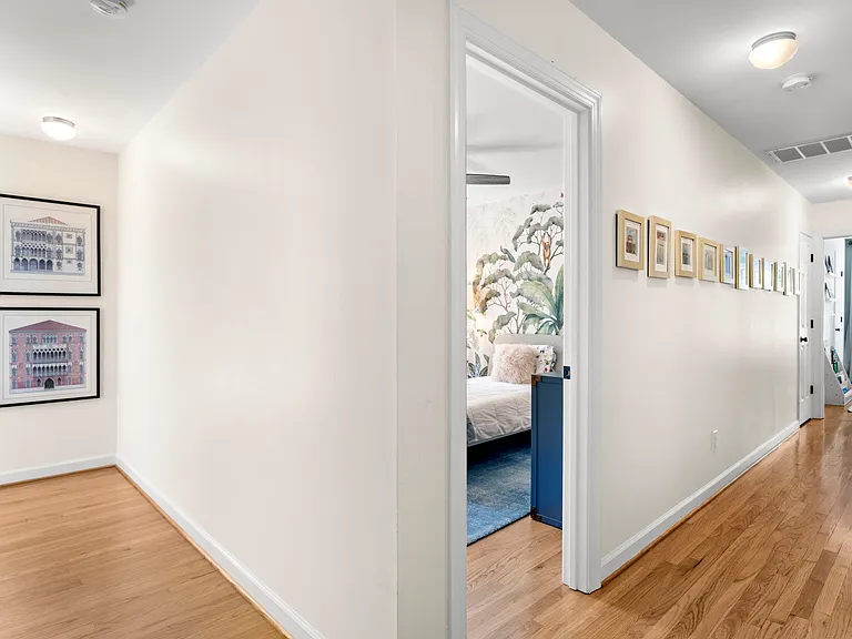 1011 New Chester Ct — Photo 23