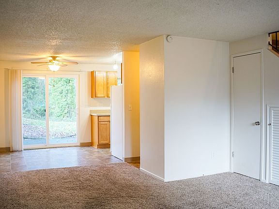 3rd image of 3595 Cedaroak Dr APT 24