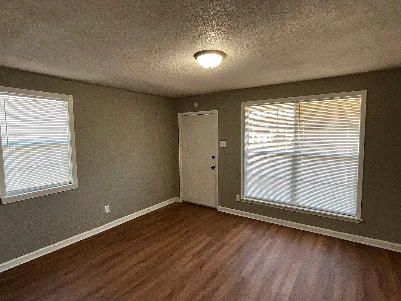 3117 Yale Avenue - 3119 — Photo 3