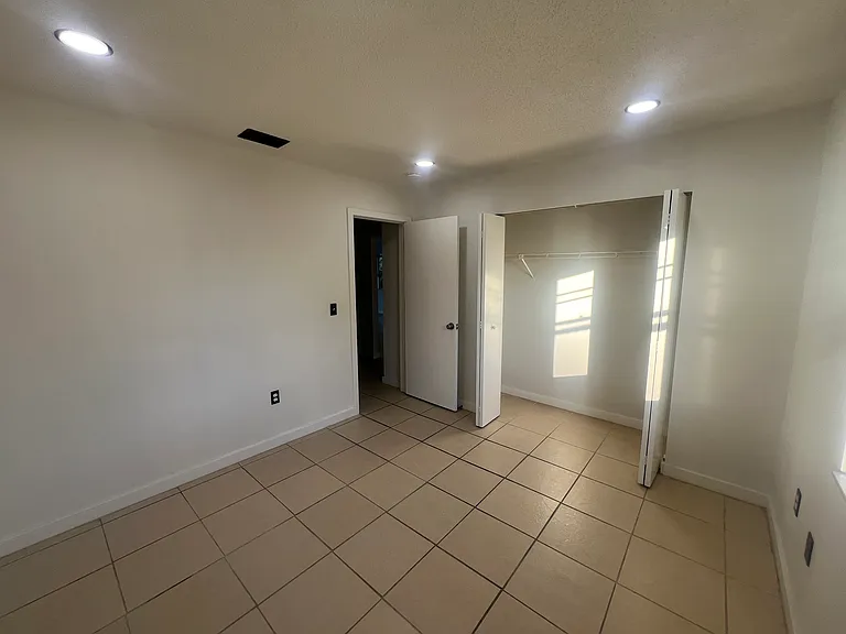 354 Camillia Ln #B — Photo 9