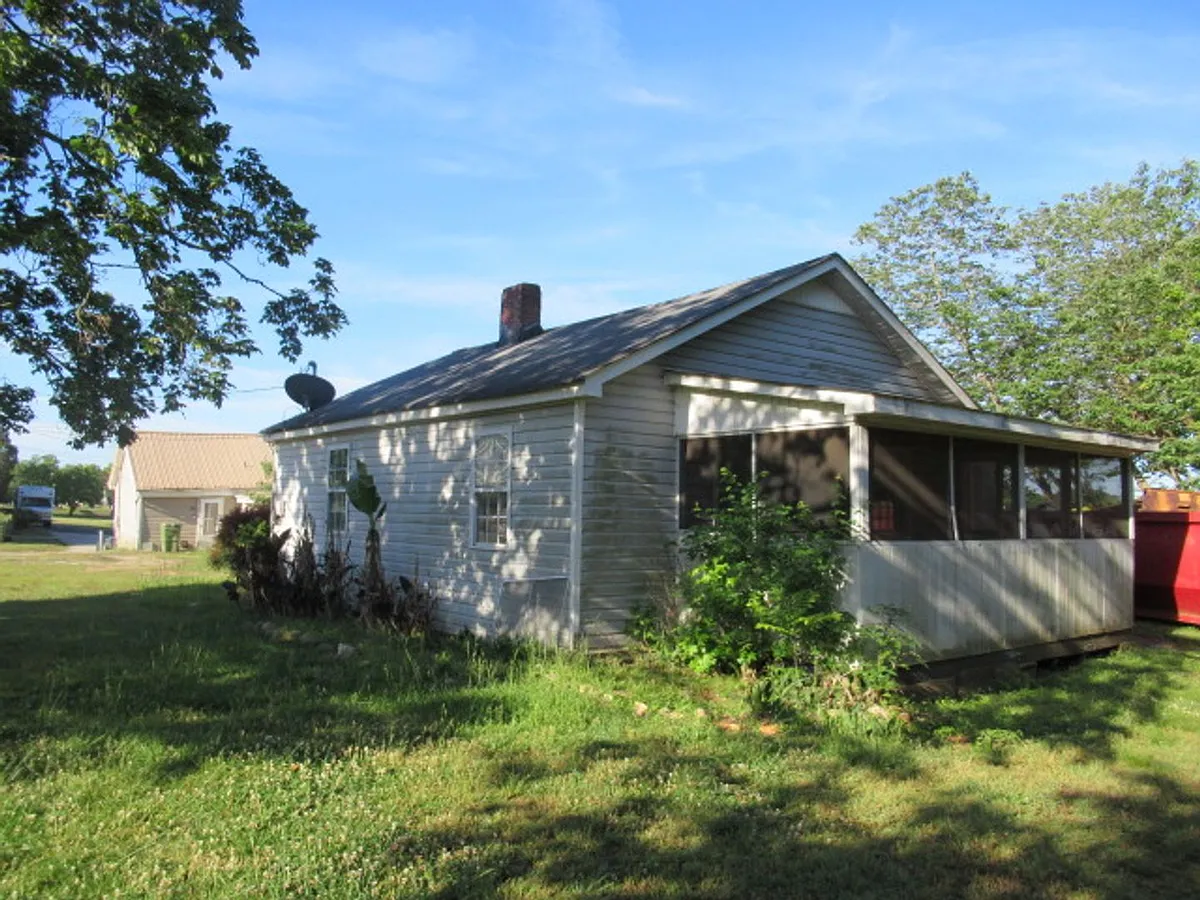 Building Photo - 5 Henry St #B