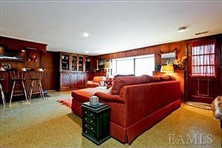 5th image of 11 Kenwood Dr