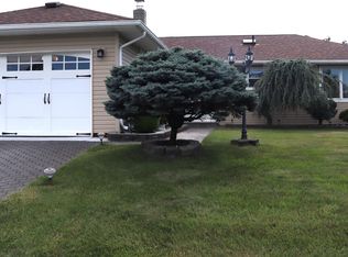 5 Taj Mahal Ct, Toms River, NJ 08757