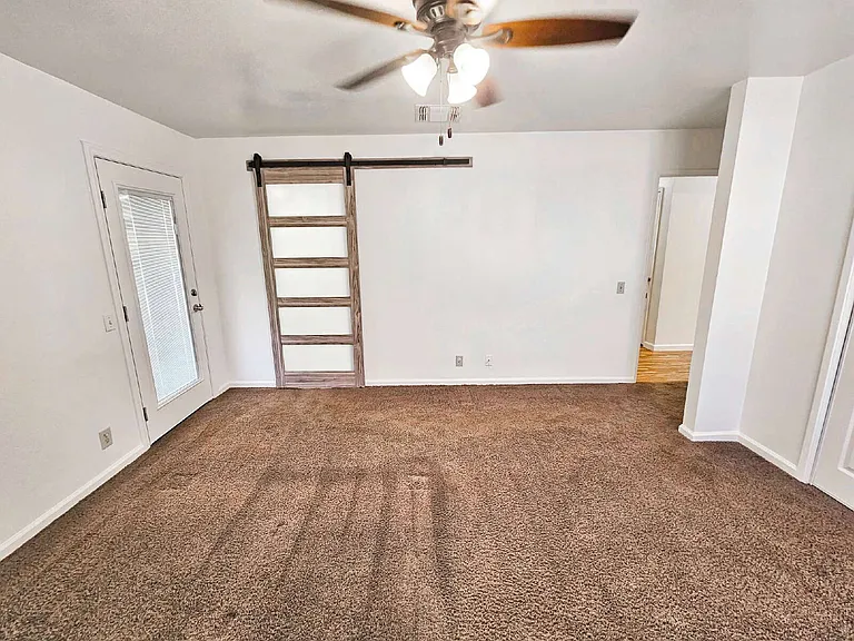 528 Heatherglen Dr — Photo 11