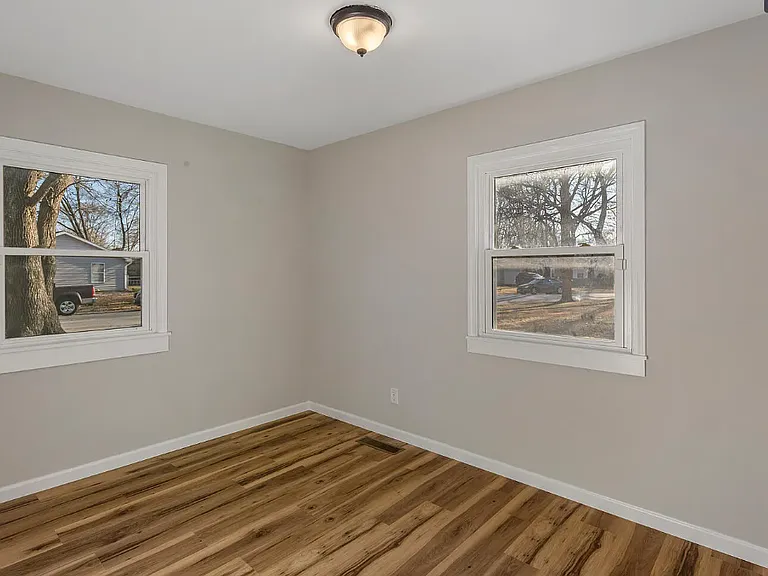 1902 Meadow Dr — Photo 22