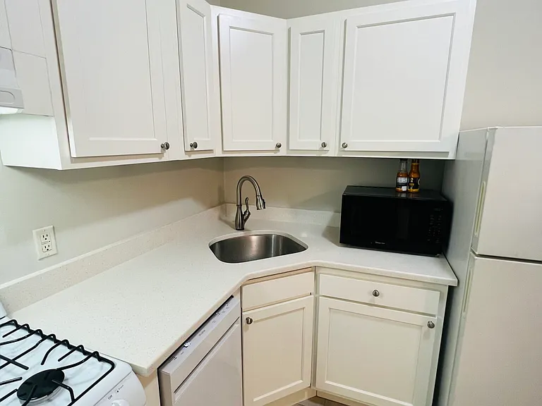 38 Hemenway St #4 — Photo 20