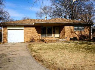 9910 W Tee Ln, Wichita, KS 67212