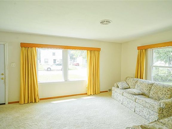 5th image of 424 Ostrander Dr