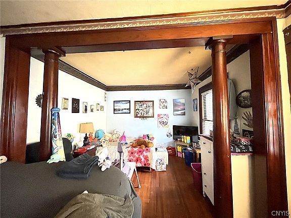 5th image of 220 W Yates St