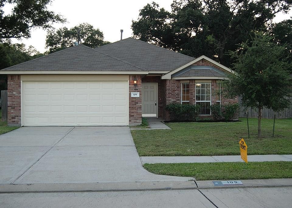 1st image of 109 N Heritage Oaks Dr